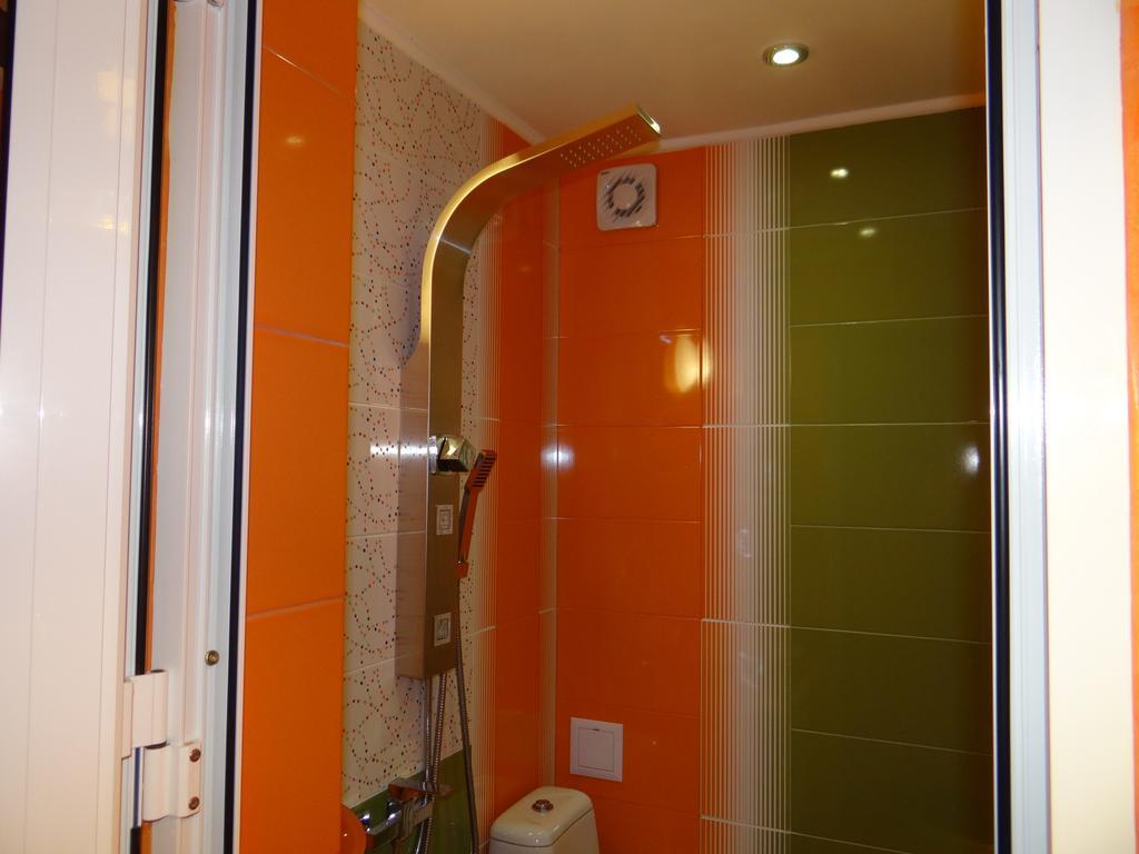 Orange Flower 1 Apartment