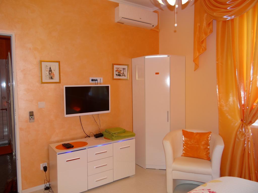 Orange Flower 1 *